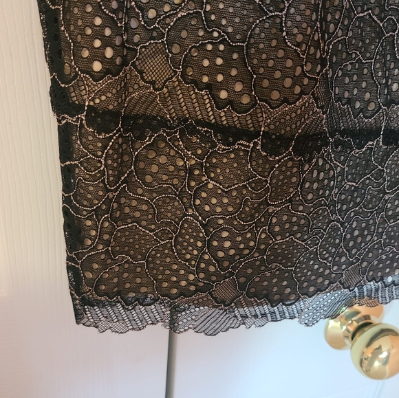 NWOT Guess Nude Lacey Dress 🌹🌴 - Picture 2 of 8
